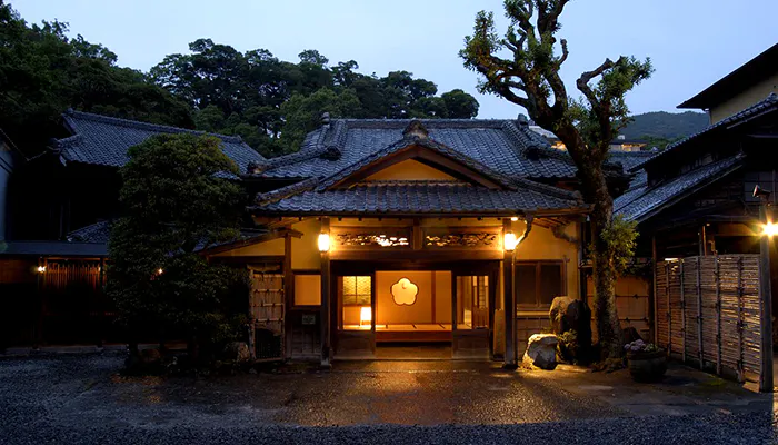 玄関全景-1024x681