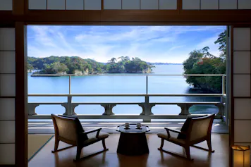 松島の海とともにある岬の一軒宿