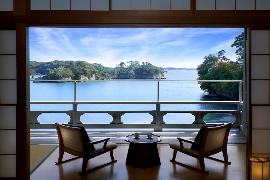 松島の海とともにある岬の一軒宿
