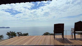 たった1組だけを出迎えもてなす絶景宿でゆるりとした”島時間”に身を委ねる