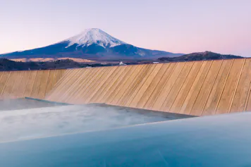 日本の美しい景観を望む宿