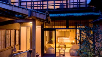 京町家をリノベした宿でお茶三昧