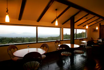 久住山麓の高原にある創作フレンチのオーベルジュ