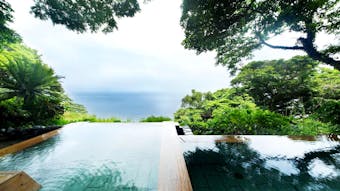 いで湯にゆったり浸かりながら絶景三昧!インフィニティ風呂を楽しむ伊豆の宿4選