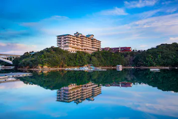 伝統と格式の絶景ホテルで邸宅のようにくつろぐ贅沢