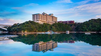 伝統と格式の絶景ホテルで邸宅のようにくつろぐ贅沢