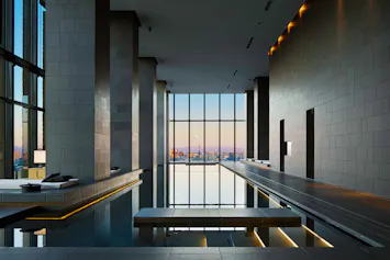 優雅なバカンスを！ラグジュアリー感漂う都内ホテルのプール4選