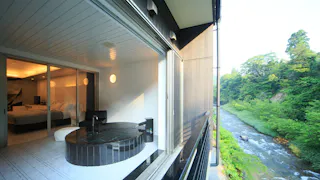 歴史ある秘湯を、モダンで快適な全室スイートの旅館で満喫