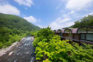 渓流スローライフを体感する大自然のリゾート