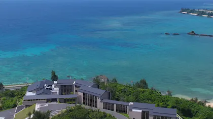 沖縄初、食にこだわる「和の旅亭」で絶景旅