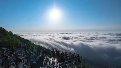 新しい雲海テラスで期間限定の絶景に逢う