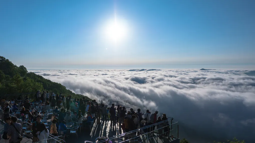 新しい雲海テラスで期間限定の絶景に逢う