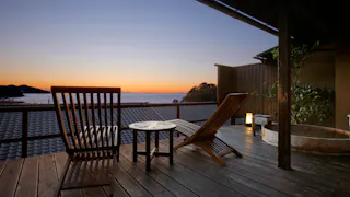 輝く夕陽を独占できる全8室のおこもり宿