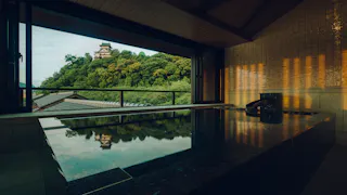 国宝級の美景と美肌の湯で芯まで癒される