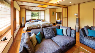 金沢市街に近い隠れ湯で大人の“おこもり”を