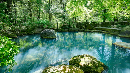 名物・大露天風呂でピュアな温泉を楽しむ