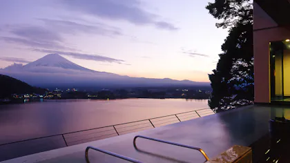 陽射しとそよ風に抱かれて富士山を独り占め