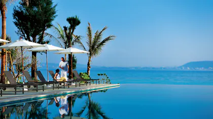 沖縄のインフィニティプールが自慢のリゾート 4選