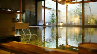 北陸有数の温泉地で、古趣と新風の漂う宿