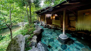 湯三昧と美味でくつろぐ一夜