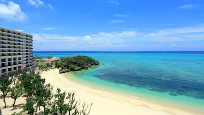 海とプール、豊富なアクティビティを楽しむ沖縄リゾート