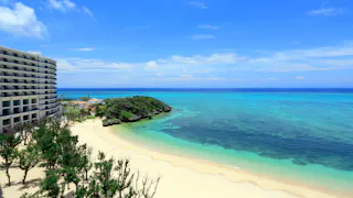 海とプール、豊富なアクティビティを楽しむ沖縄リゾート