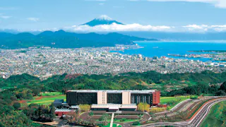 「風景美術館」の中で富士の絶景に溶け込む慶び