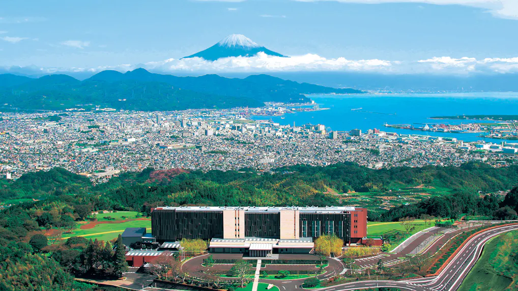 「風景美術館」の中で富士の絶景に溶け込む慶び