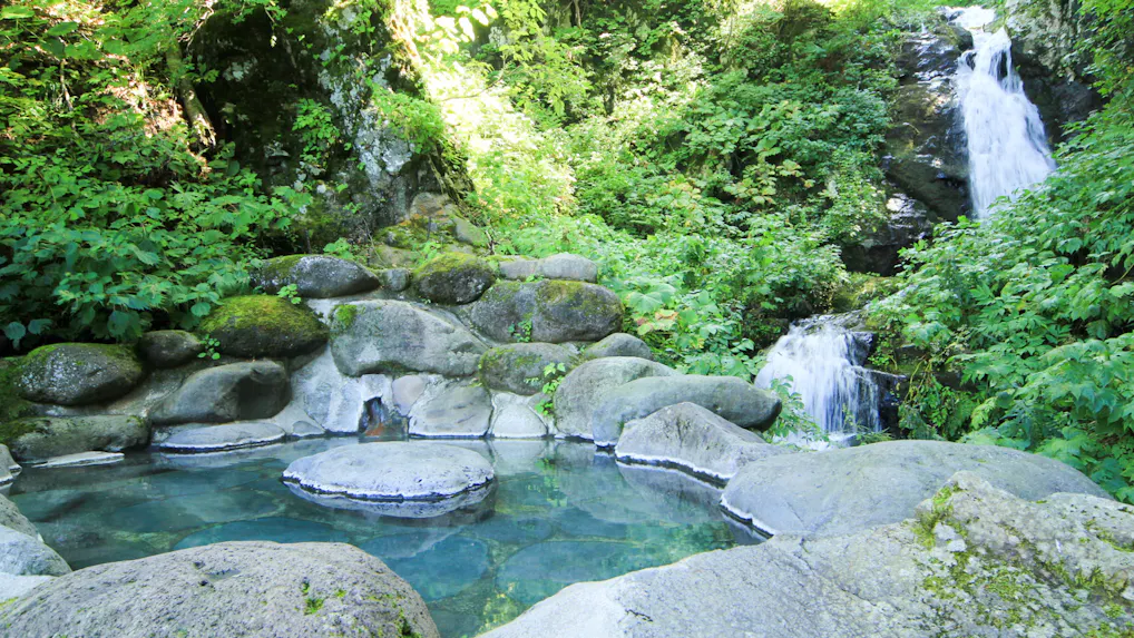 絶景や泉質が魅力、夏に行きたい秘湯の宿4選