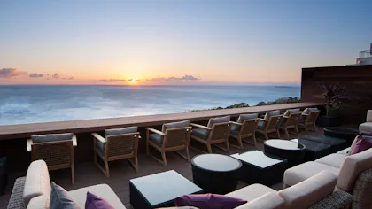 オーシャンビューを眺めながら熱海の名湯を独り占め