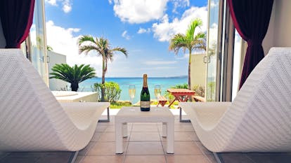 宮古島の 宮古ブルー を望む南国リゾート 5選 一休コンシェルジュ 宮古島の 宮古ブルー を望む南国リゾート 5選 一休コンシェルジュ