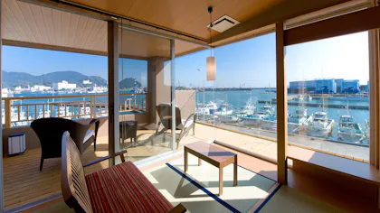 潮風の爽快感と160年余のもてなしに和む