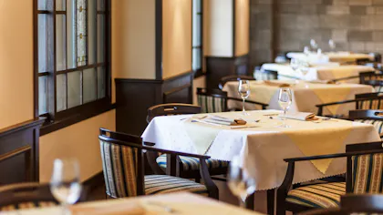 歴史情緒溢れる空間と海鮮料理が自慢の温泉宿