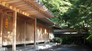 奥湯河原の「泊まれる料亭」で四季の花木に安らぐ