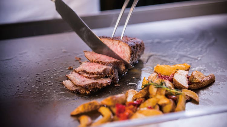 美食の宝庫・九州でブランド牛を食べ尽くす 美食の宝庫・九州でブランド牛を食べ尽くす