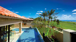 夏を遊び尽くす、宮古島の南国リゾート