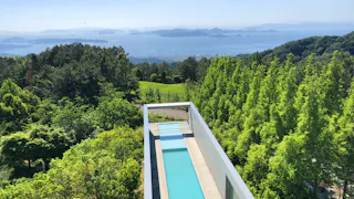 瀬戸内の大パノラマを一望するラグジュアリー宿