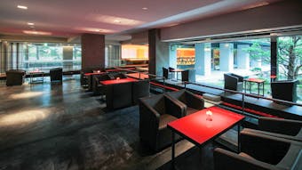 まるで美術館。意匠にこだわった大人の宿