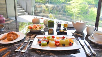 粋を凝らしたアート空間で、こだわりの美食を愉しむ