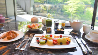 【滞在記】粋を凝らしたアート空間で、こだわりの美食を愉しむ