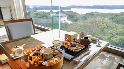 【滞在記】英虞湾の絶景を眺めながらいただく地産の和朝食