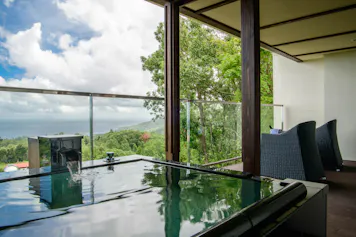 【取材】伊豆に誕生！絶景の中で掛け流し温泉を満喫する宿