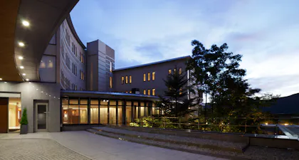 箱根で優雅に寛ぐ、スタイリッシュな温泉リゾート