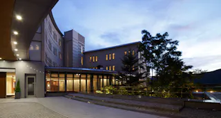 箱根で優雅に寛ぐ、スタイリッシュな温泉リゾート