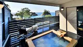 【取材】2018年12月開業。1組に2室が用意された西伊豆の絶景宿