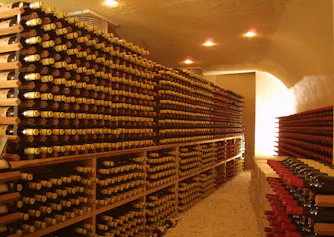 天橋立の絶景とワイン5万本の甘美に酔う