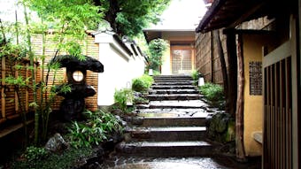 華やかな祇園で「山居」の風情を感じる宿
