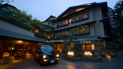 有馬の歴史宿で、ネオジャパネスクと金泉に浸る