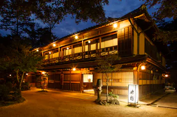 日本三景「宮島」の自然と旬の幸に巡り合う老舗宿