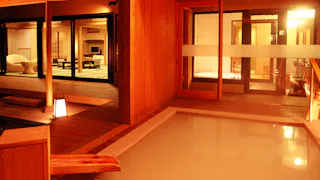 部屋付き露天風呂で味わう、仙石原の白濁湯